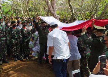 Jenazah Mantan Jubir Satgas Covid 19, Achmad Yurianto Dimakamkan di Kota Batu
