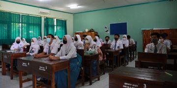 Kegiatan belajar mengajar jenjang SMA di Kota Kediri. Foto: Ist