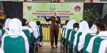 Kegiatan Jaksa Masuk Sekolah (JMS) di SMP Negeri 1 Kota Kediri. Foto: Ist