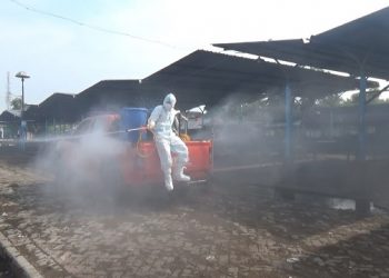 Seribu Kasus PMK, BPBD Nganjuk Rutin Semprot Desinfektan