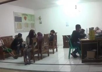 11 Pasangan Muda Terjaring Razia Satpol PP di Kamar Kos