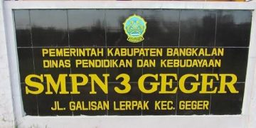 SMPN 3 Geger, Bangkalan yang sudah 10 tahun berdiri di tanah kas desa. Foto: Bacaini/Rusdi