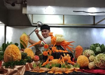 Seni Mengukir Buah Yang Keren di Tulungagung