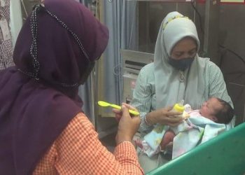 Ari-Ari Masih Menempel, Bayi Laki-Laki Dibuang Orang Tuanya