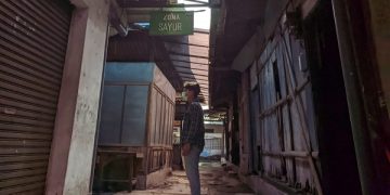 Kondisi Pasar Wage yang tidak terurus ditinggal pedagang. Foto: Bacaini/Setiawan