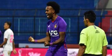 Selebrasi Joanderson usai mencetak gol pertamanya bersama Persik Kediri. Foto: Ist