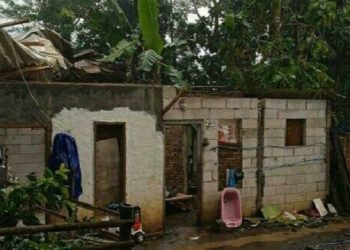 Angin Puting Beliung Gulung Belasan Rumah Warga Malang