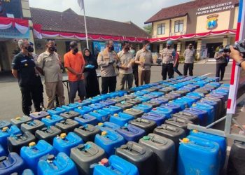 Distributor Ciu Bekonang di Kediri Diringkus Polisi