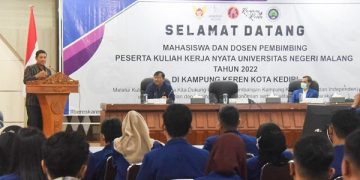 Wali Kota Kediri memberikan sambutan kepada mahasiswa KKN. Foto: Ist