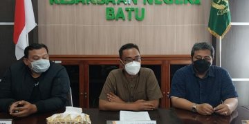 Kepala Kejari Kota Batu, Agus Rujito saat konferensi pers. Foto: Bacaini/A.Ulul
