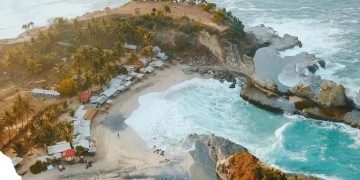 Pantai Klayar, salah satu destinasi wisata alam di Pacitan. Foto: IG @disparbudporapacitan