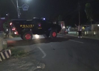 Penjagaan ketat petugas kepolisian di sekitar pondok pesantren Jombang. Foto: Bacaini/Syailendra
