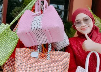 Perajin di Trenggalek Sukses Bikin Tas Pasar Dilirik Milenial