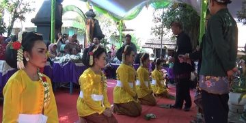 Ritual Gembayangan Waranggono di Punden Mbah Ageng, Nganjuk. Foto: Bacaini/Asep Bahar