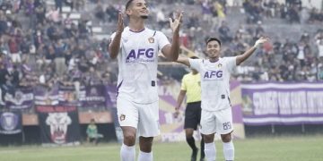 Renan Silva usai mencetak gol ke gawang Persis Solo. Foto: Ist