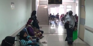 Pasien ISPA di Rumah Sakit Gambiran Kota Kediri. Foto: Bacaini/AK.Jatmiko