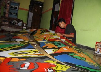 Meraup Cuan Dari Bisnis Layangan