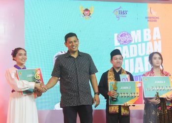 Penampilan Paduan Suara SMAN 2 Kediri Tuai Pujian Wali Kota