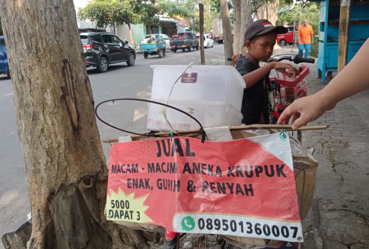 Kisah Hasan, Penjual Cilik di Jalan Hayam Wuruk Kediri