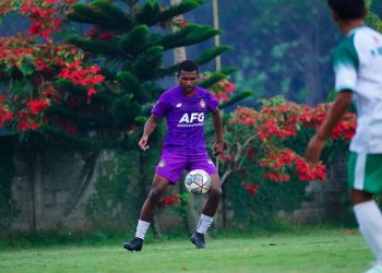 Persik Lepas Bagas Satrio dan Jimmy Aronggear