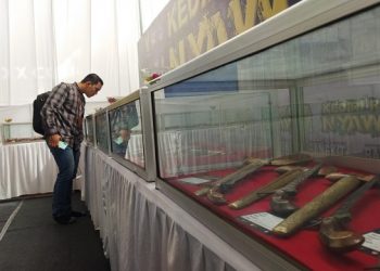 Lebih Dari 200 Keris Dipamerkan di Mall Kota Kediri