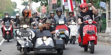 Mas Dhito riding sore bersama skuteris se-Kediri Raya. Foto: Ist