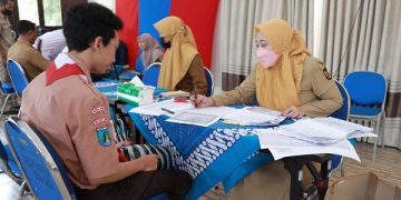 Perekaman E-KTP di SMAN 1 Kota Kediri. Foto: Ist