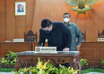 Mas Dhito Tanda Tangani Nota Kesepakatan KUA-PPAS APBD 2023