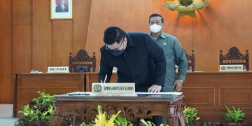Penandatanganan nota kesepakatan (KUA-PPAS) APBD tahun 2023. Foto: Ist