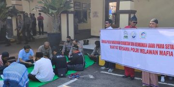Doa bersama di Mapolres Kediri Kota. Foto: Bacaini
