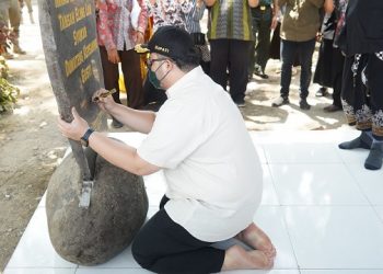 Mas Dhito Sematkan Pesan di Batu Prasasti Sendang Sumber Agung