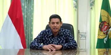 Wali Kota Kediri, Abdullah Abu Bakar saat haadir dalam webinar secara daring. Foto: Ist