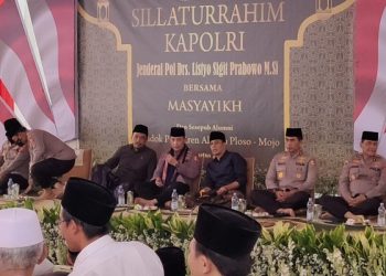 Selesaikan Kasus Sambo, Kapolri Minta Doa Kiai Al Falah Ploso