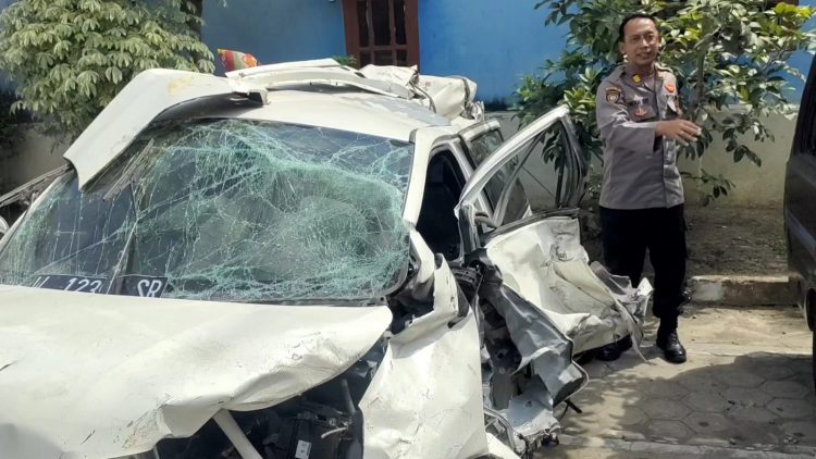 Kecelakaan KA Vs Mobil di Kediri, 1 Orang Tewas