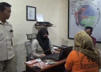 Ibu Rumah Tangga Sembunyikan Sabu di Celana Dalam