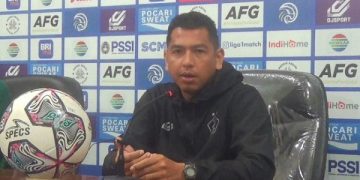 Asisten Pelatih Persik, Jan Saragih dalam prematch press conference. Foto: Bacaini/Darman