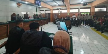 Situasi sidang putusan bos SMA SPI Kota Batu. Foto: Bacaini/A.Ulul