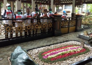 Dukung Prabowo-Khofifah, 9 Orang Santri Jalan Kaki ke Grahadi