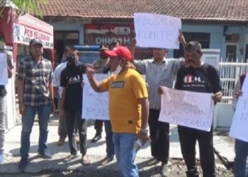 Datangi Cabdindik Jombang, Wali Murid Protes Pungli di Sekolah