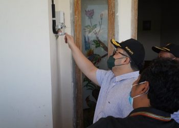 Mas Dhito Wujudkan Pengadaan Listrik Warga Terdampak Bandara