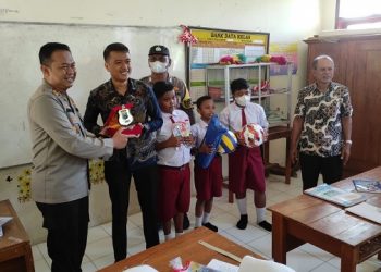 Datangi SDN Tiru Lor 2, Kapolres Kediri Puji Guru Marga Chista