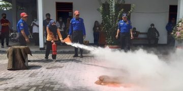 Sosialisasi penggunaan APAR. Foto: Ist