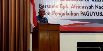 Wamanaker RI memaparkan upaya perlindungan PMI saat kunjungan kerja di Tulungagung. Foto: Bacaini/Setiawan
