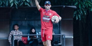 Pelatih Arema FC, Javier Roca. Foto: Arema FC Official