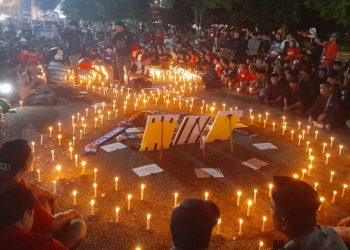 Doa Bersama Suporter Madura United, Tangis Aremania Pecah