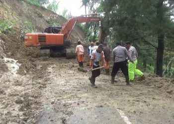 Jalur Antar Kecamatan di Trenggalek Tutup Akibat Longsor