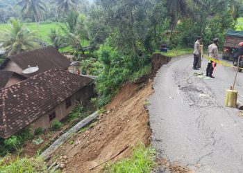 Tanah Longsor di Trenggalek Mulai Mengancam Rumah Warga