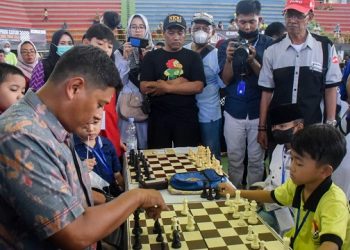 Buka Kejurprov Catur, Wali Kota Kediri Puji Skill Peserta