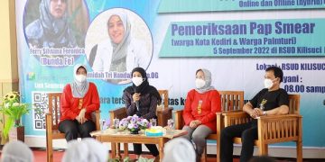 Bunda Fey saat hadir dalam Seminar Pencegahan Kanker pada Wanita dan Pap Smear. Foto: Ist