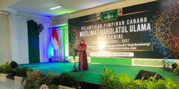 Gubernur Jawa Timur, Khofifah Indar Parawansa saat hadir di Kota Kediri. Foto: Bacaini/AK.Jatmiko